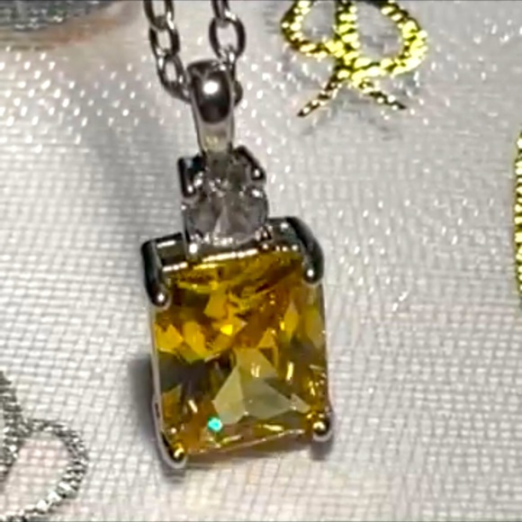 Citrine Pendant with Necklace - Picture 6 of 6